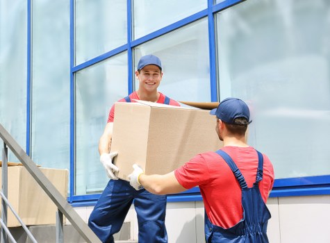 Moving truck service for local property moves in Fitzrovia